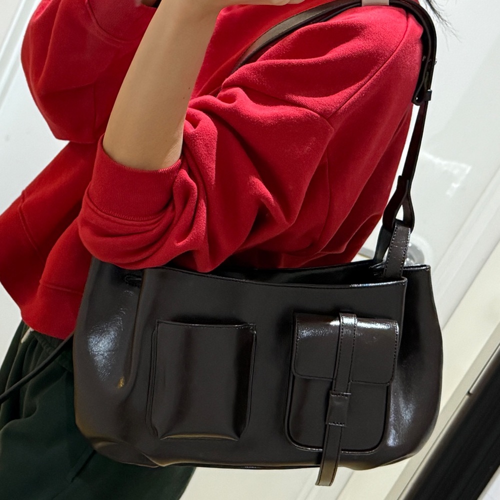 W concept AHNI pocket shoulder bag in dark brown - genuine cow leather